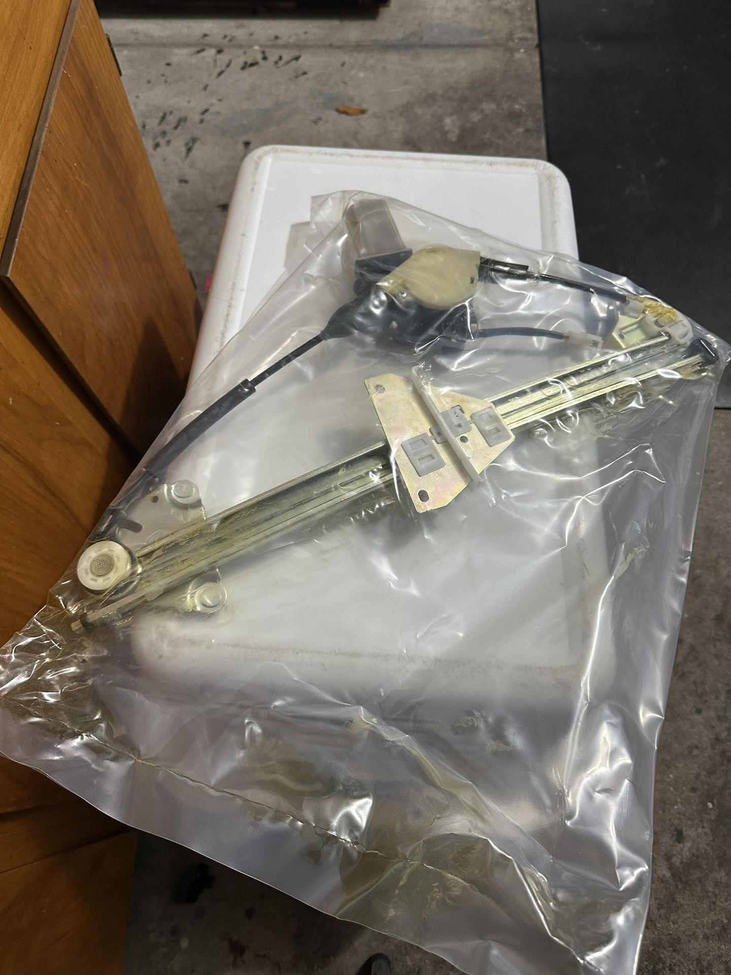 ‘98 Mazda Protege Window Motor/regulator