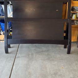 Free/ Gratis - Wood Bed Frame/Cama de Madera