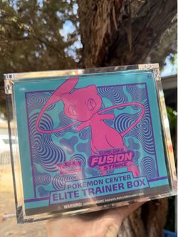 Pokémon Center Fusion Strike ETB
