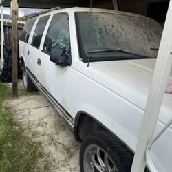 1998 Chevy suburban Lt