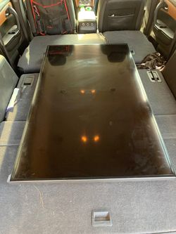 65” 4K Vizio with remote