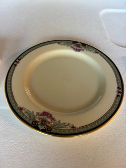 Lenox Ambassador collection 30-piece set with Floral Border