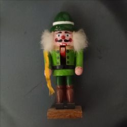 Seiffener Volkskunst Green Hand Painted Wood Nutcracker with Fur Trim, Christmas