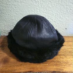 Vintage WILSONS LEATHER Hat Leather with Soft Rabbit Fur Trim Size Small EUC