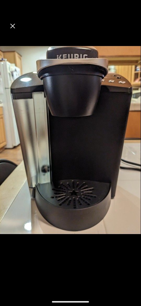 LIKE NEW Keurig Coffee Maker