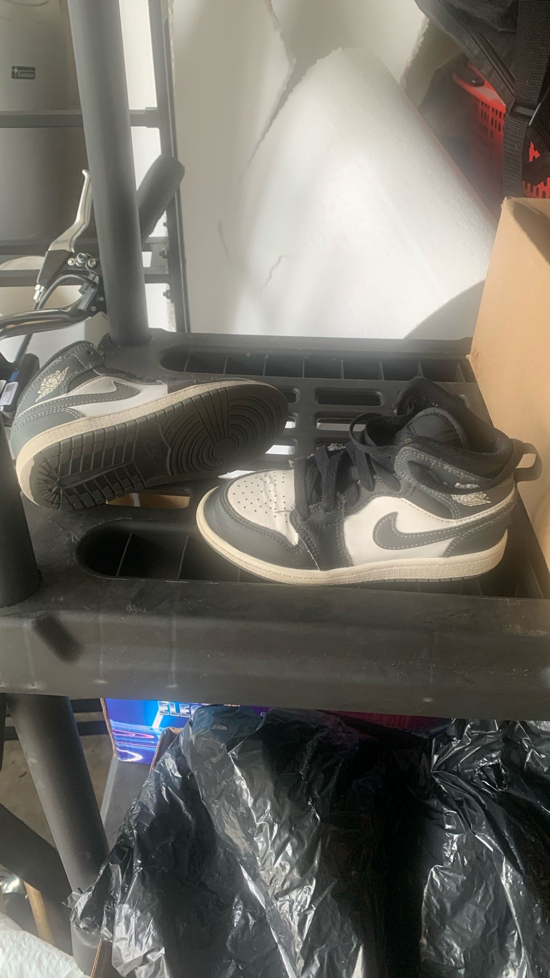 Nike 12c Kids Black & Dark Grey