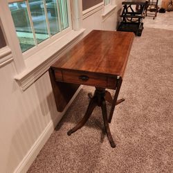 Antique Solid Mahogany Duncan Phyfe Style Drop-Leaf Table