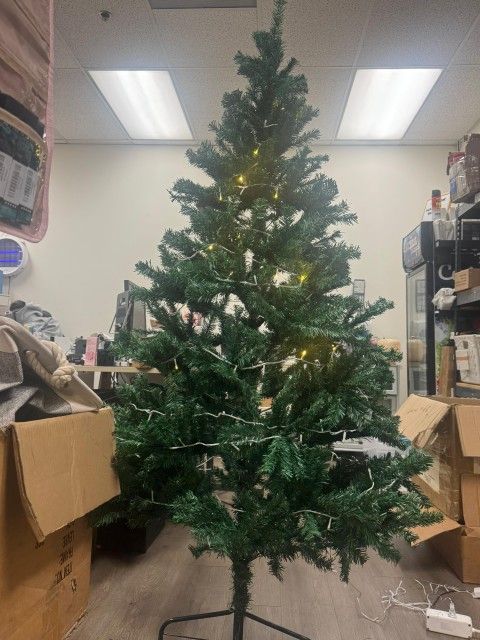 New Xmas Tree With Lights