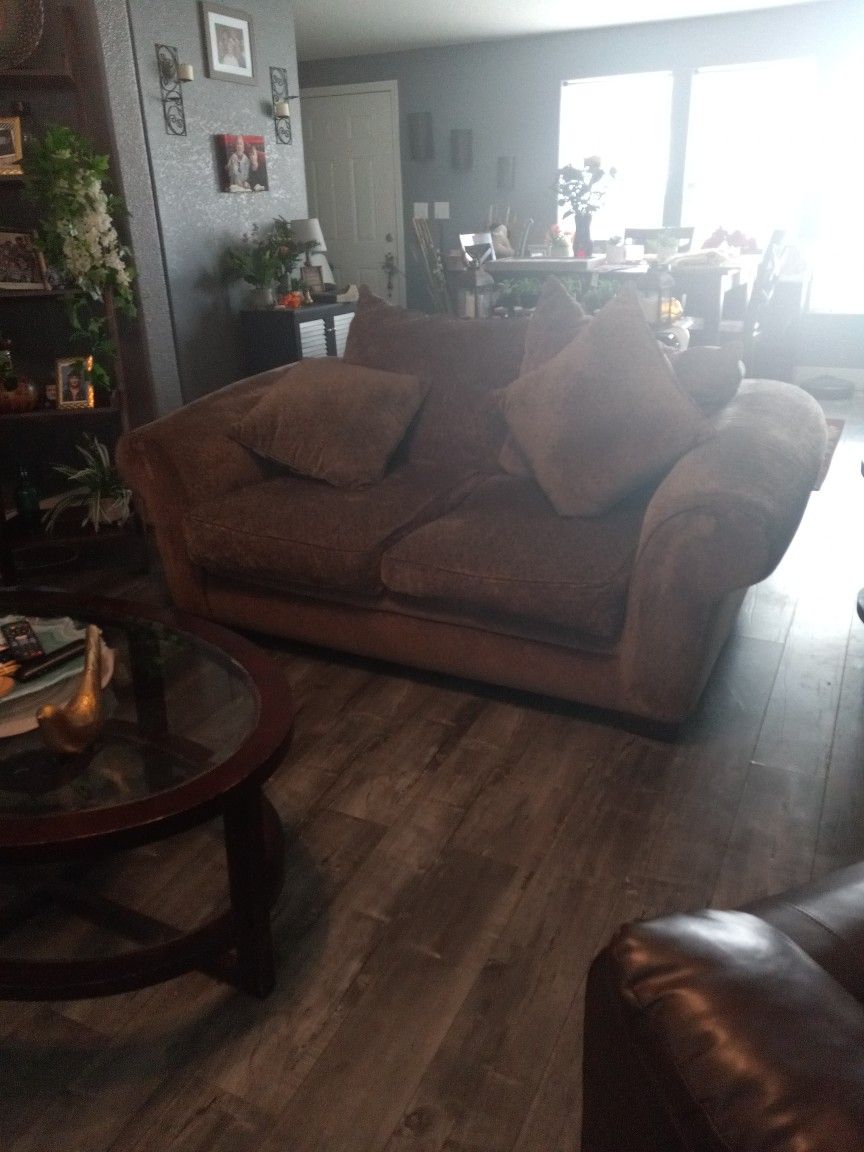 Couches for Sale in Las Vegas, NV OfferUp