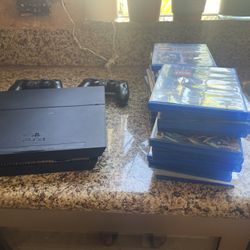 PS4, 2 Controllers, 21 Games