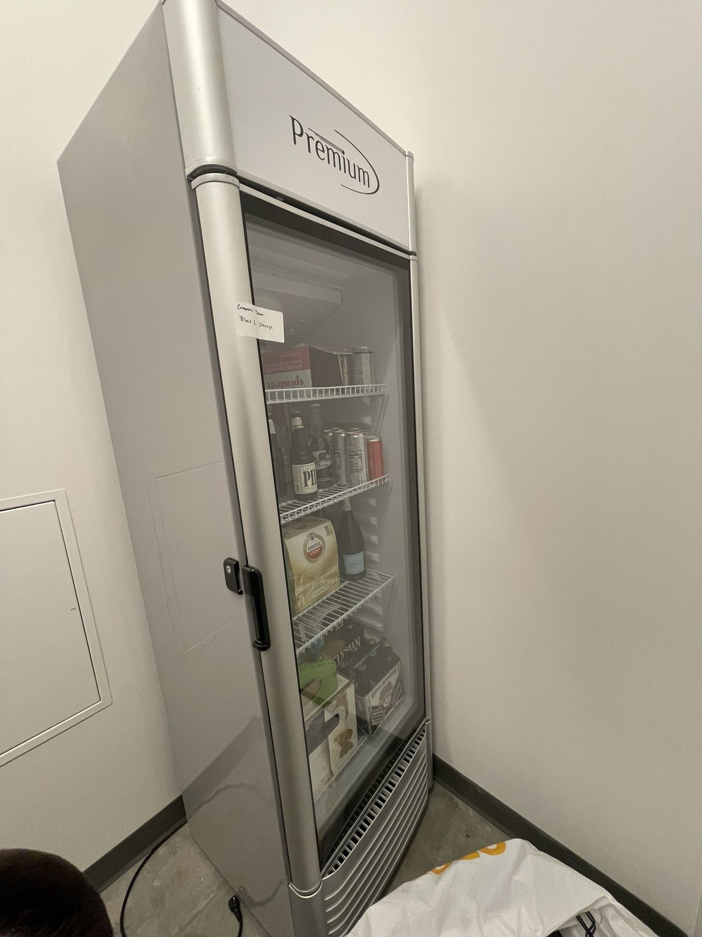 Premium Levella 15.5 cu. ft. 1Door Commercial Merchandiser