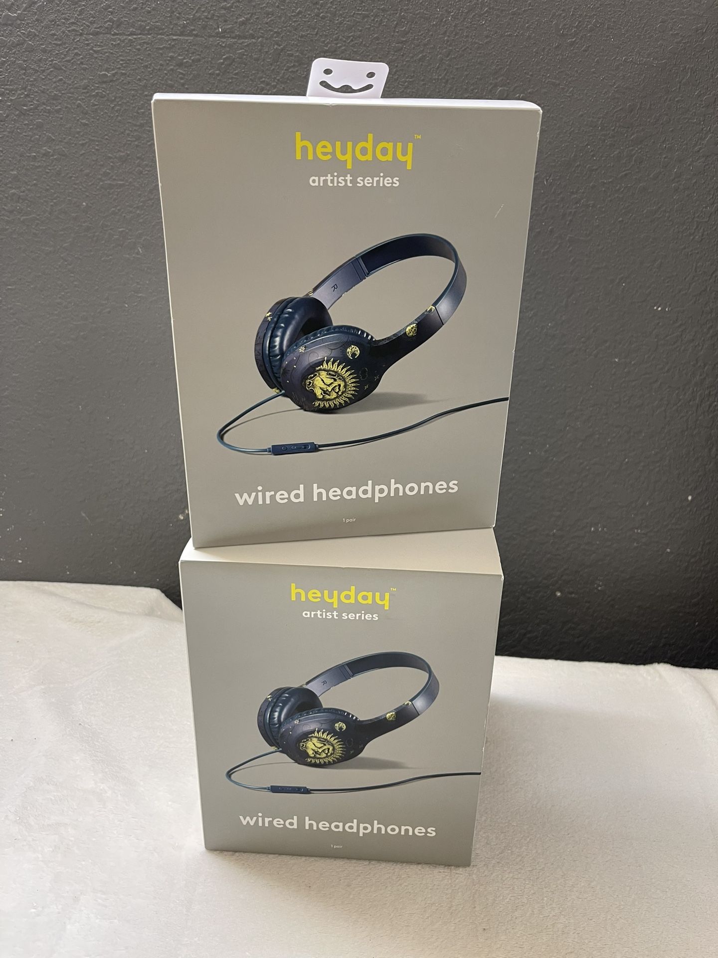 Over-Ear Headphones - heyday