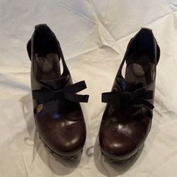 Ugg’s Platform Heel Shoes