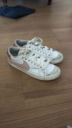 Nike pink blazers