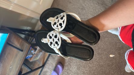 Tory Burch Sandles Black And white slip on Flat