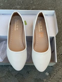 NEW Women’s White Pointed Toe Flats - Size 7 & Size 6.5