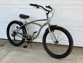 Like New - Fat Tire 7 Speed Schwinn Blackwell Silver and Black Cruiser Bike