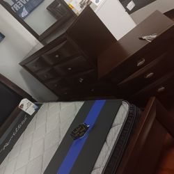 *Bedroom Special!!!*---Attractive Emily Merlot Bed/Dresser Sets---From $399!!!---Delivery/Financing Available😎