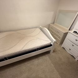 Full Bedroom Set 4 Pieces 