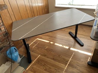 IKEA BEKANT tables