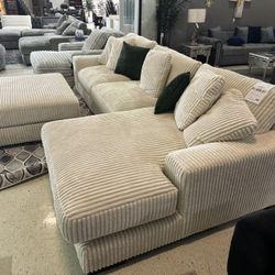 [OM] 🟪 Only $45 initial then take it home 🏡 Brand New Lindyn 3 Piece Sectional With Chaise 