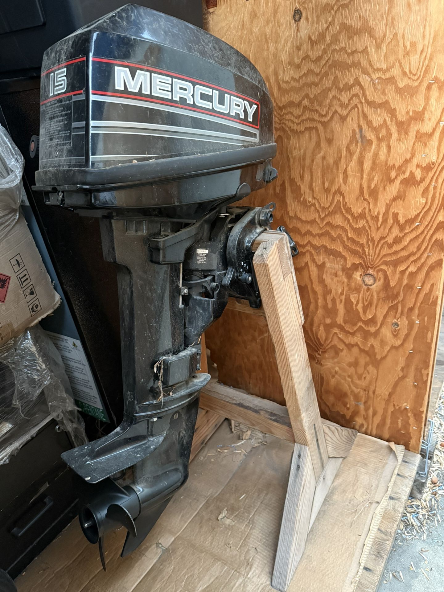 Mercury 15 HP outboard motor.