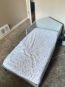 Toddler bed