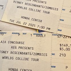 Tickets To Disney Descendants / Zombies Worlds Collide Tour