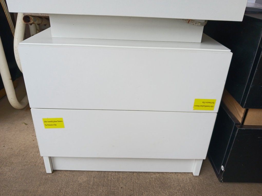 2 Small Chest Of Drawers Black And White 