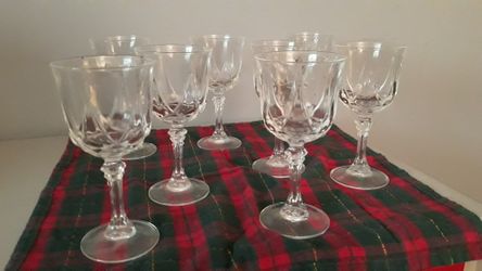 Crystal-Cut Stemware. 8 Wine Goblets