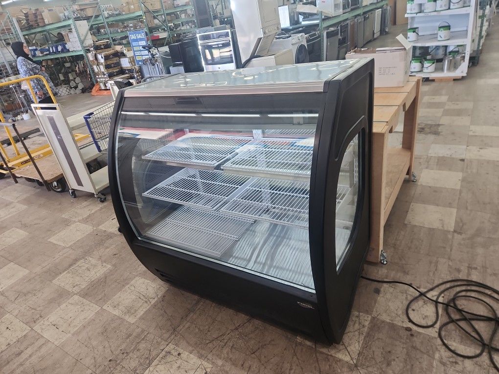 Fogel Display Cooler