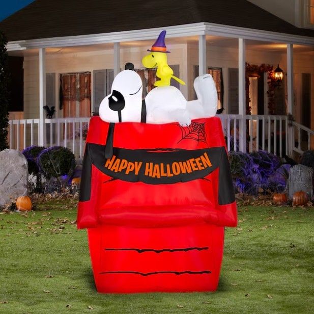 Pnts 8.5Ft Flt Snoopy On Doghouse