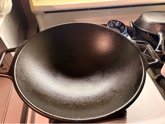 Lodge Cast Iron Seasoned 14" Wok