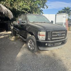 350  4x4 Ford  Black Truck 