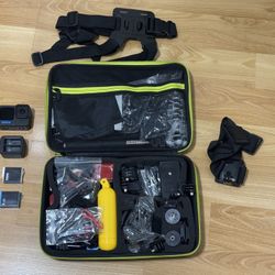 Go Pro 10 + Accessories Bundle 