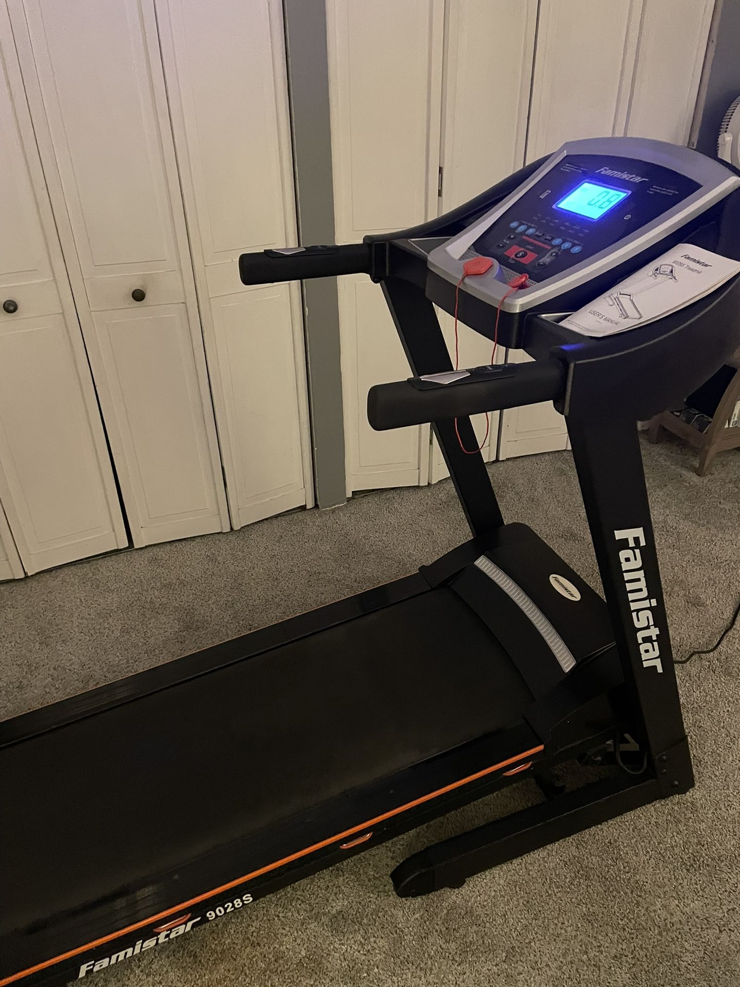 Treadmill (foldable)