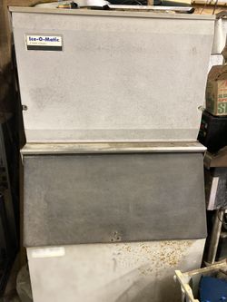 Ice Maker (does Not Work Only Needs 1 Part) 