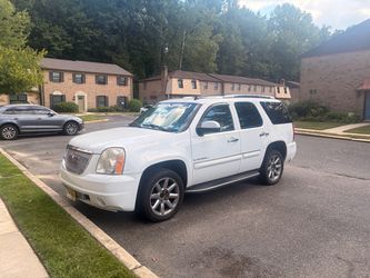GMC Yukon Denali Full-Size SUV