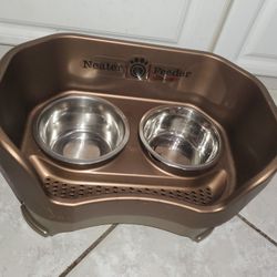 Neater Pets Neater Feeder Deluxe Elevated & Mess-Proof Dog Bowls, Bronze, 3.5-cup & 5-cup
By Neater Pets
