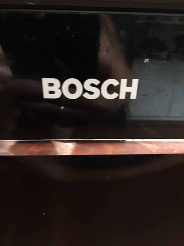 3 TOP OF THE LINE BOSCH APPLIANCES : RANGE, MICROWAVE, DISHWASHER