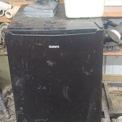 Small Refrigerator/Freezer 