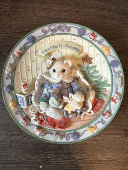 Calico Kittens - 279676- "Friendship Is Heavenly” Enesco Plate. 1997 collectable
