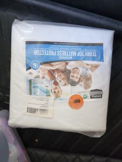 Queen mattress Protector