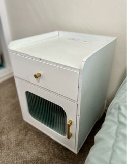 Set of nightstands