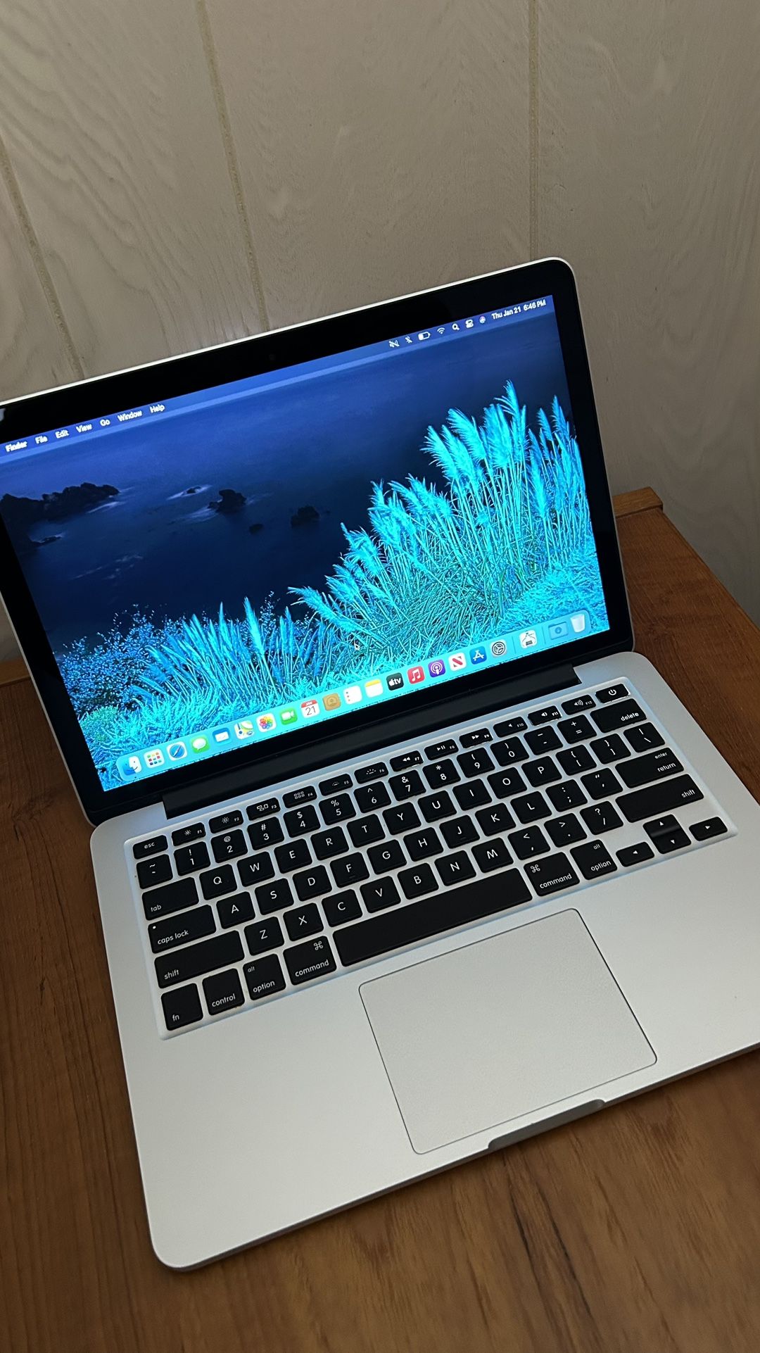 Apple MacBook Pro 13” Retina I5/8GB/256GB SSD $220