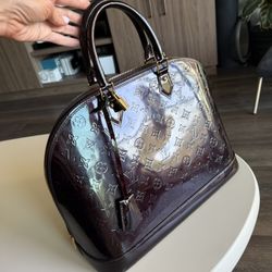 LIKE NEW CONDITION GM VERNIS LV ALMA