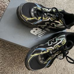 Size 4 New Balance 