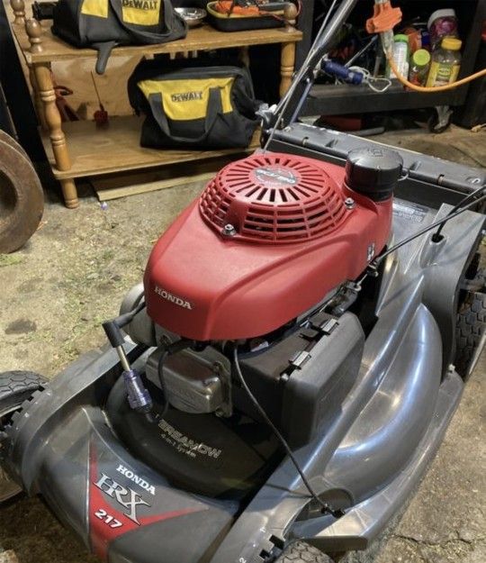 Honda Lawn Mower EXCELLENT Condition Hrx217