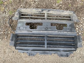 Ford Explorer grill shutter