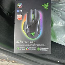 Razor Basilisk V3 Pro  Wireless Gaming  Mouse